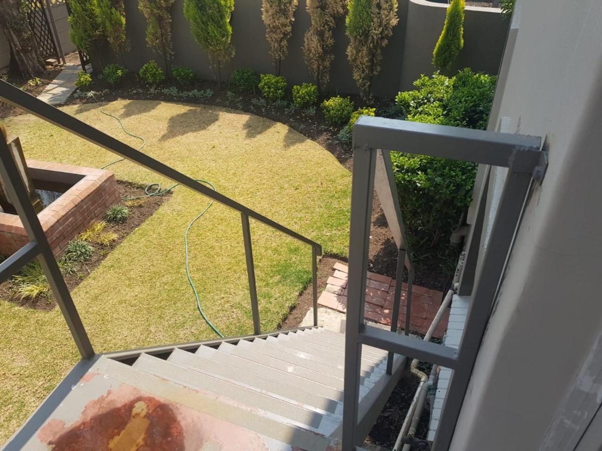 Готель Terrace Lofts Standerton Екстер'єр фото